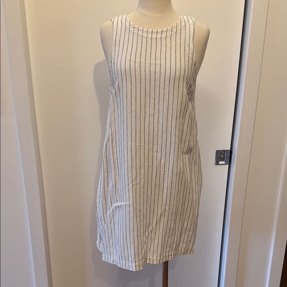Striped Linen Blend Sleeveless Dress - White and Black